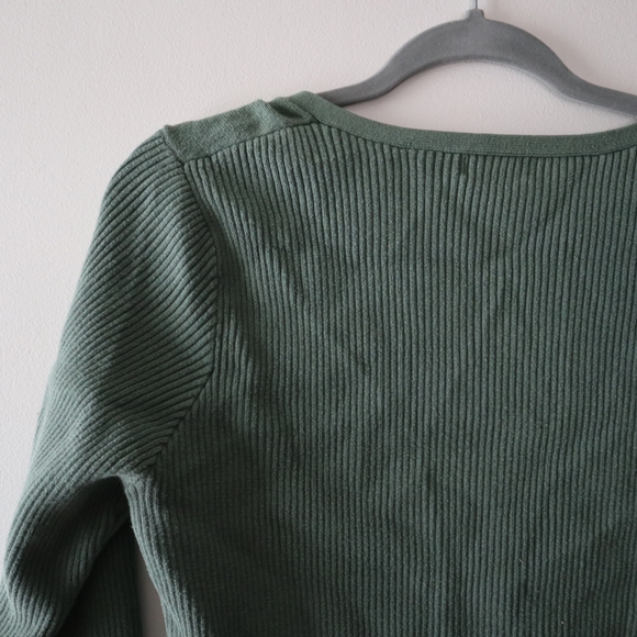Eddie Bauer Women's Khaki Ribbed Longsleeve Top - Picture 4 of 7